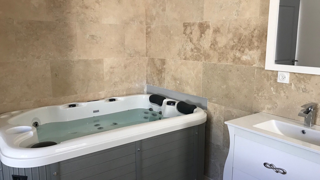 Photo of Bathroom in Arpaillargues-et-Aureillac