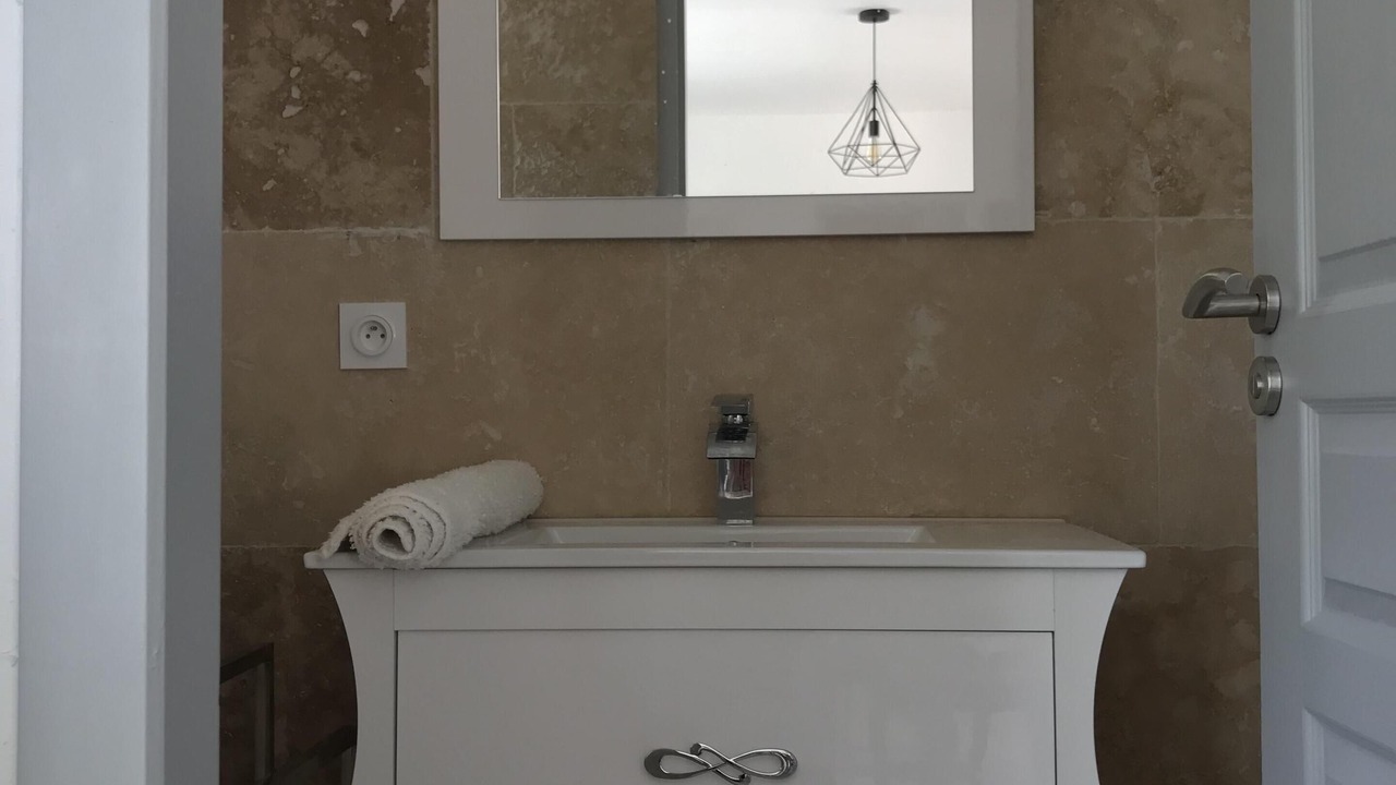 Photo of Bathroom in Arpaillargues-et-Aureillac