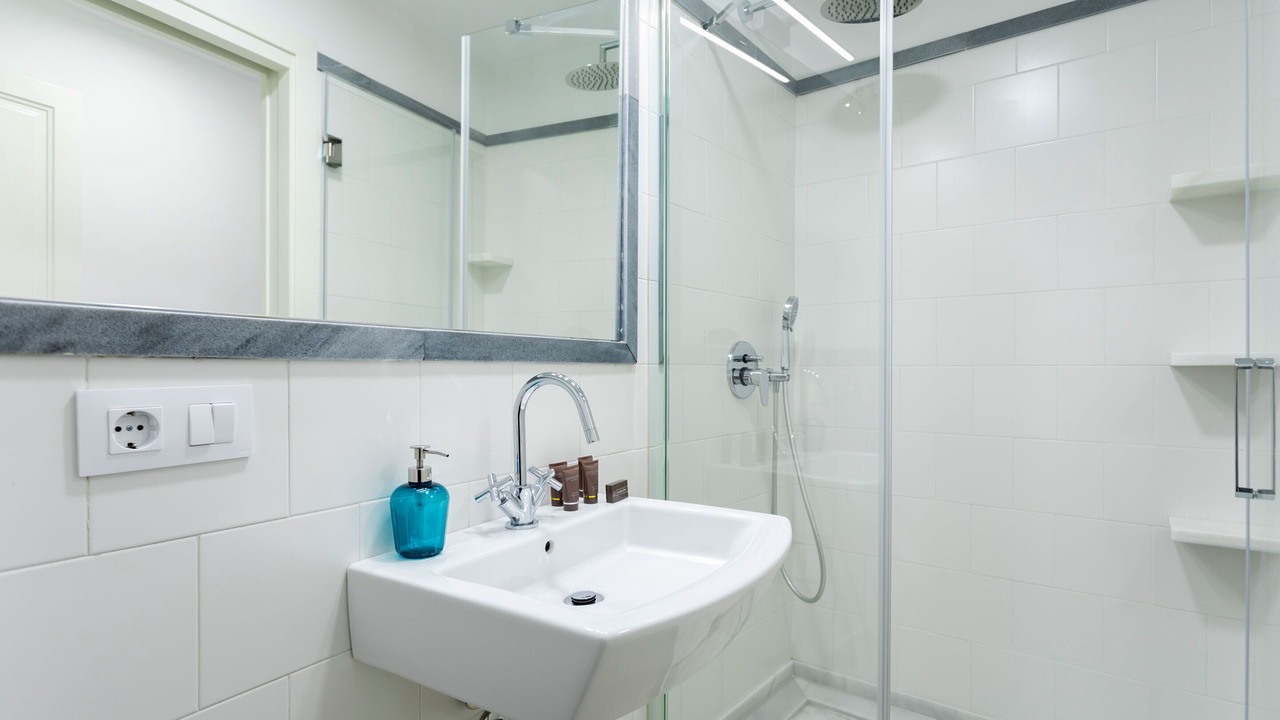 Photo of Bathroom in Feria