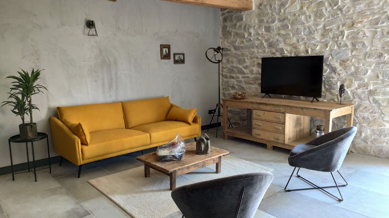 Photo of Livingroom in Vestric-et-Candiac