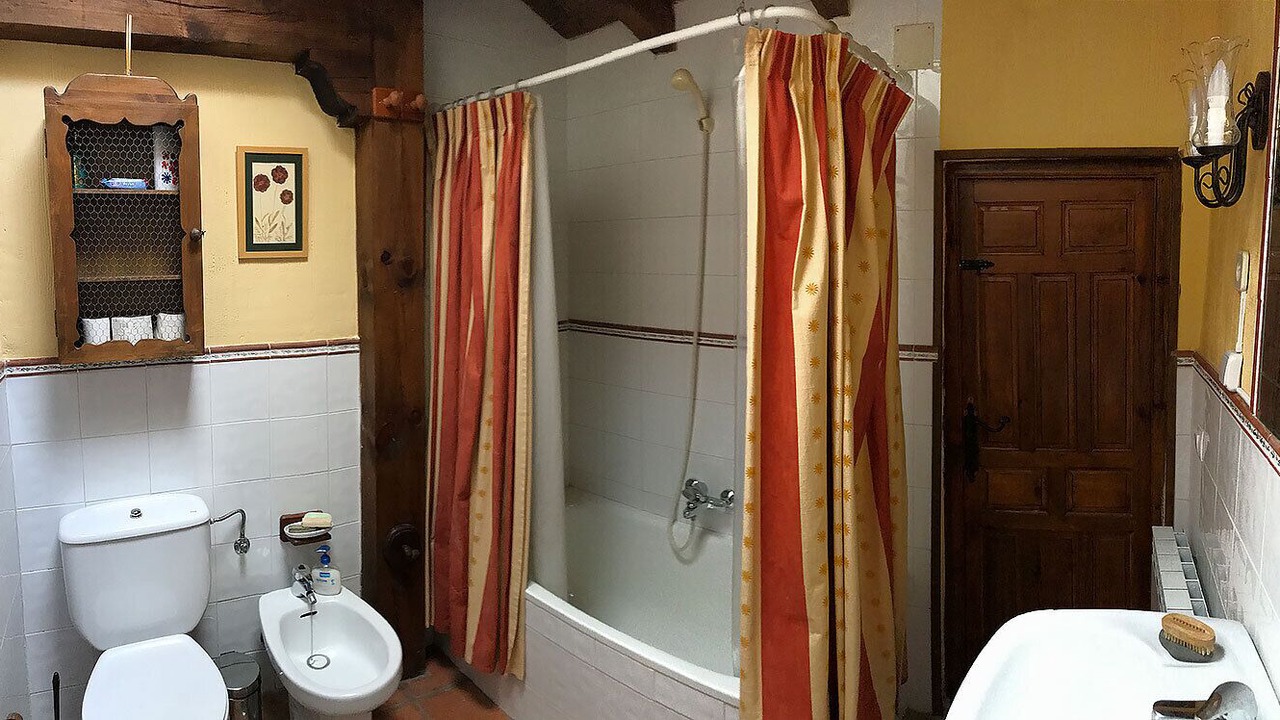 Photo of Bathroom in Mesones