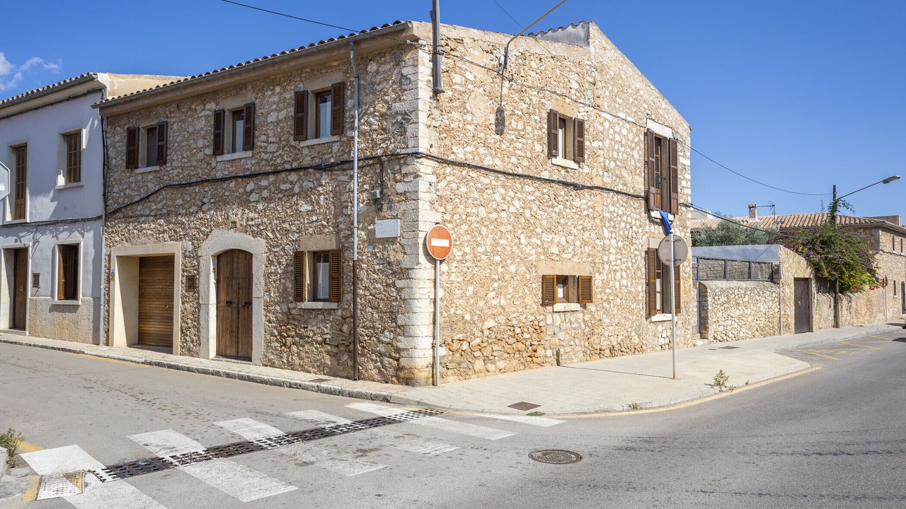 Photo of Others in Consell