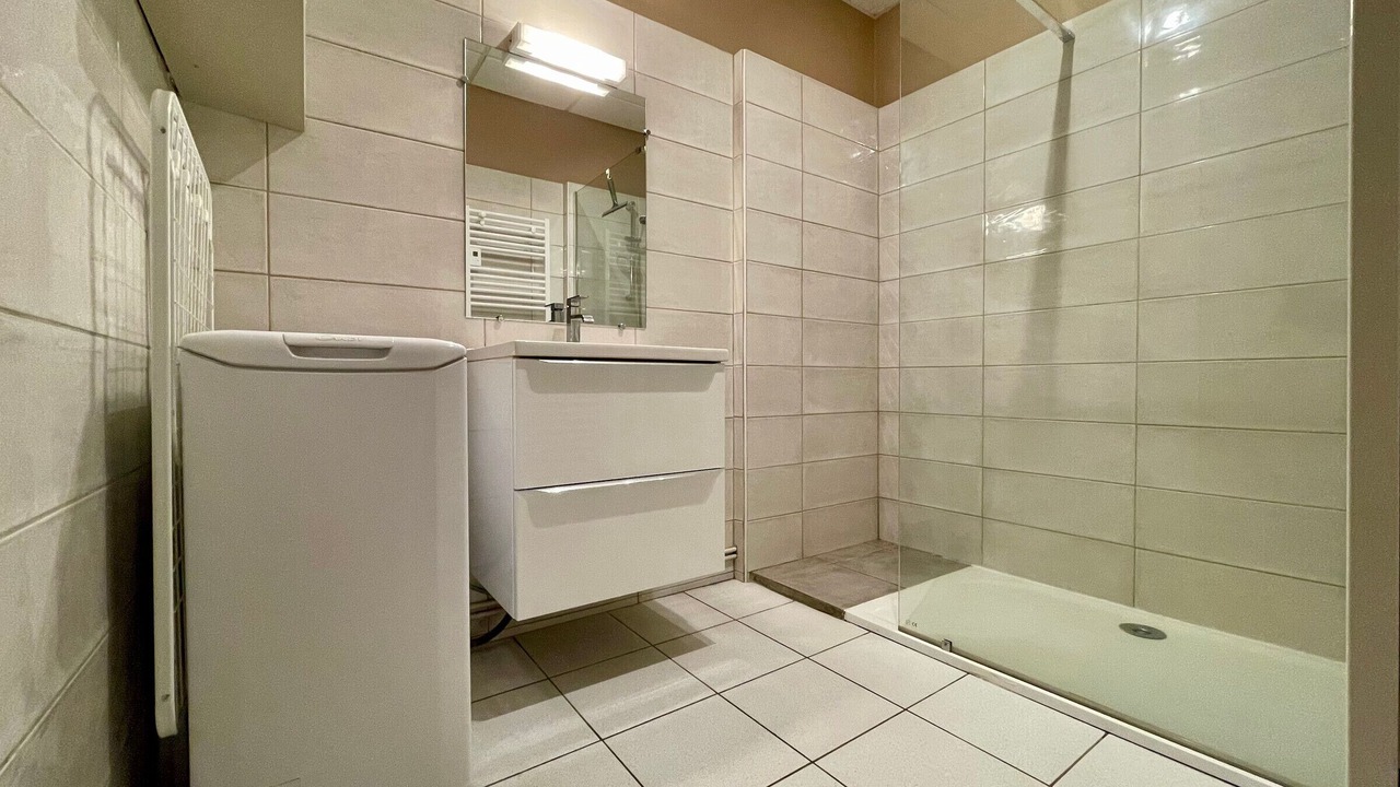 Photo of Bathroom in Saint-Julien-Molhesabate