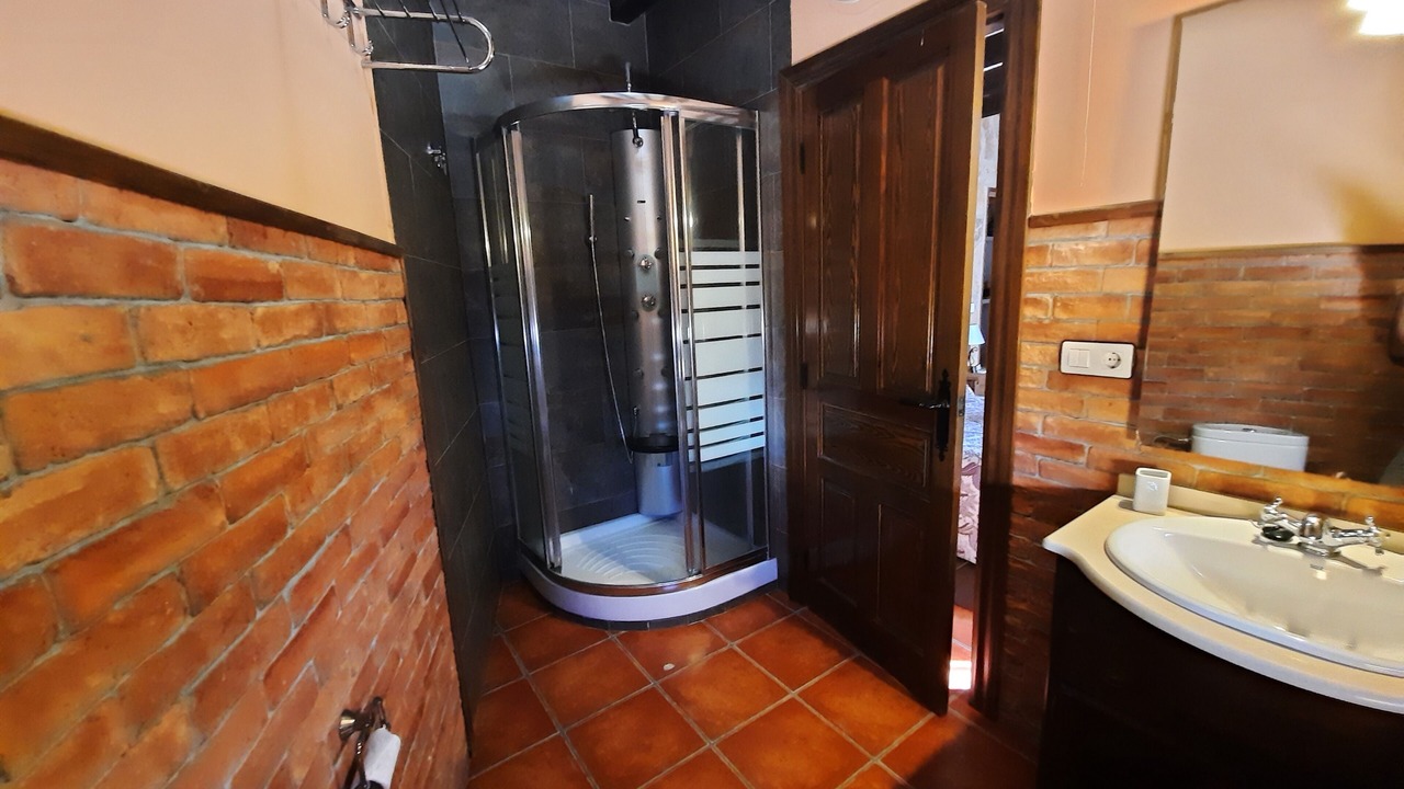 Photo of Bathroom in Aldeanueva del Camino