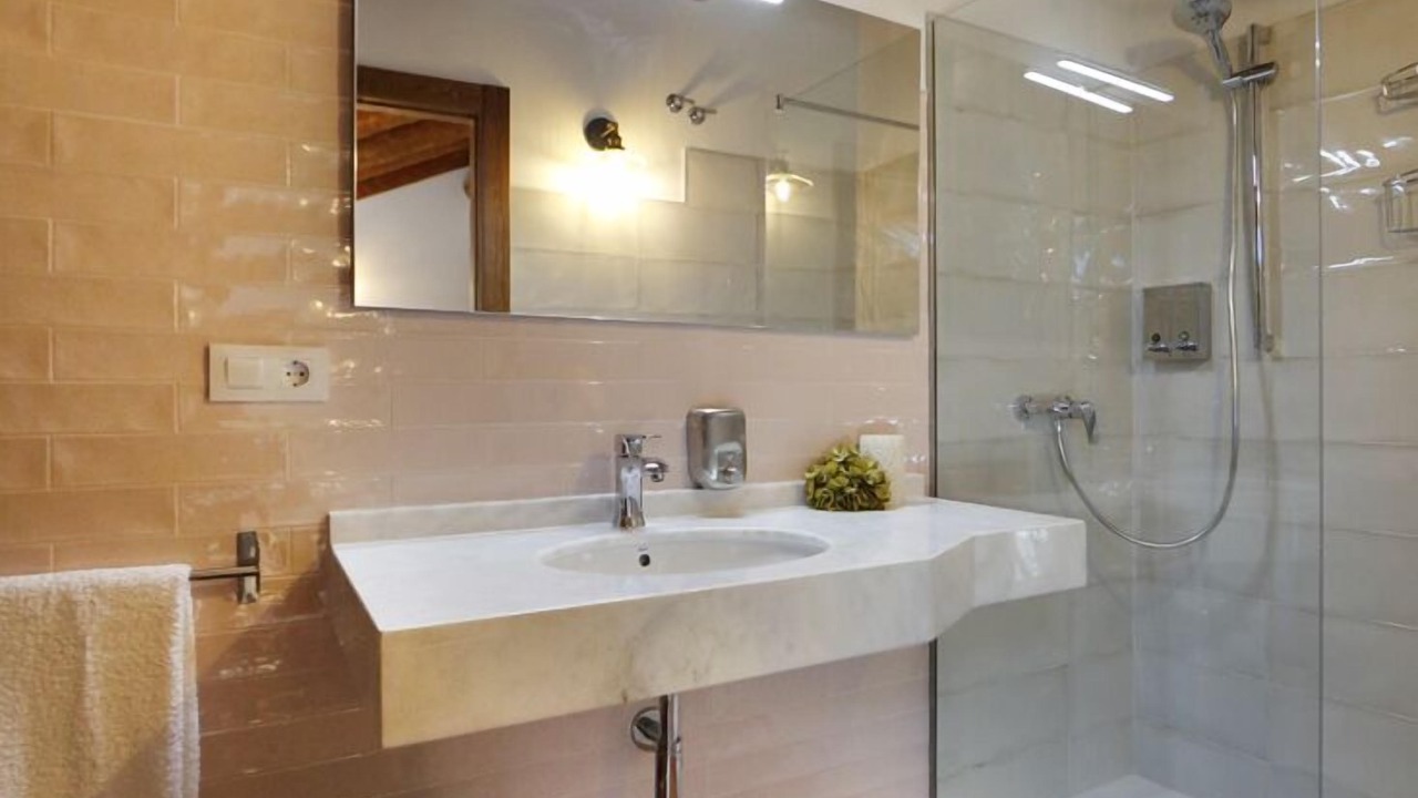Photo of Bathroom in Adrados