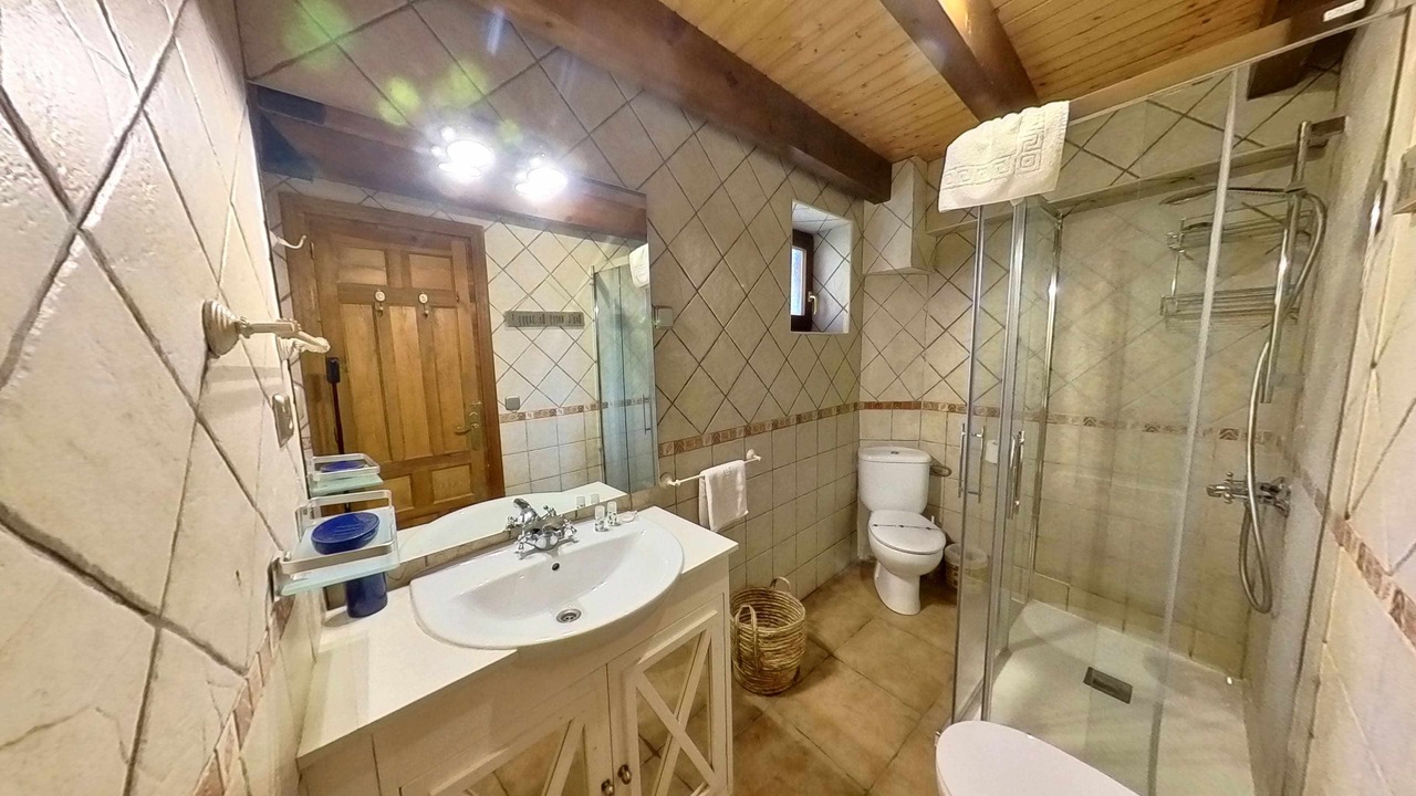 Photo of Bathroom in Escarrilla
