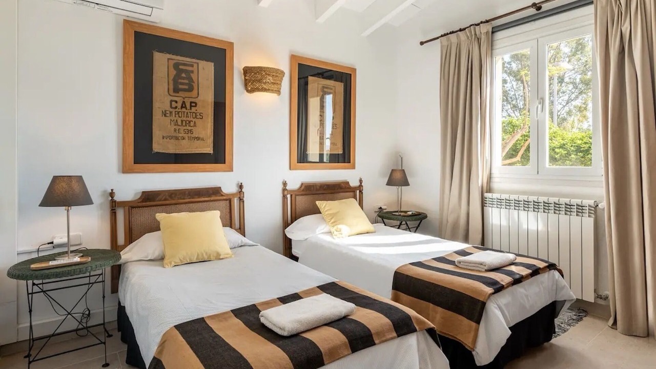 Photo of Bedroom in Portol
