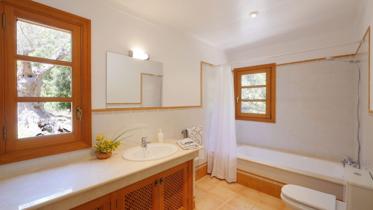 Photo of Bathroom in Bunyola