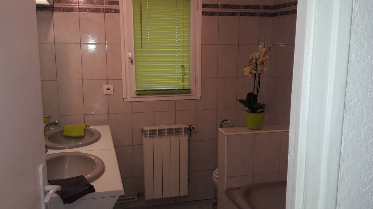 Photo of Bathroom in Chateauneuf-du-Pape