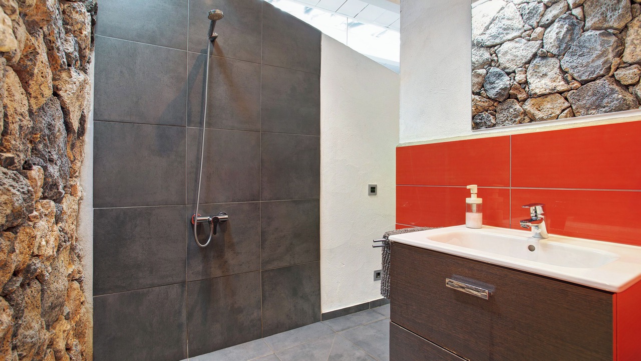Photo of Bathroom in Haria