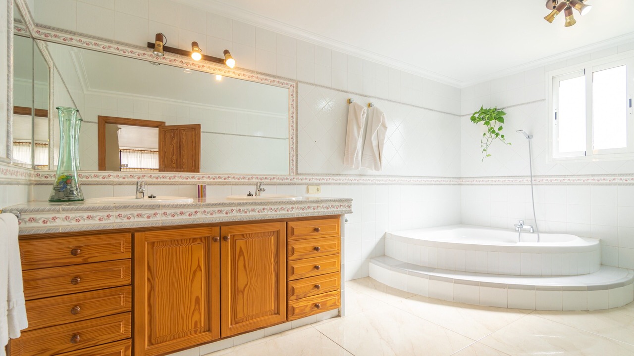 Photo of Bathroom in Ariany