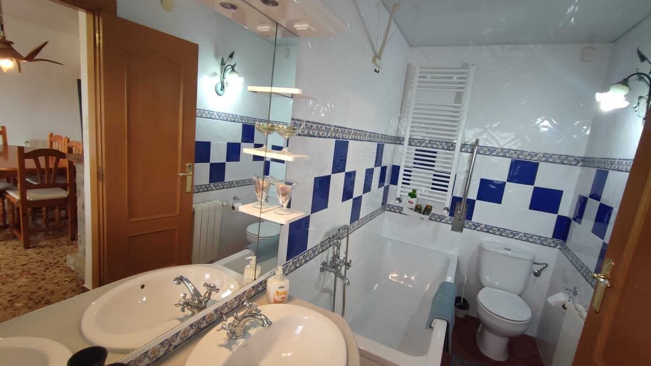 Photo of Bathroom in Cunit