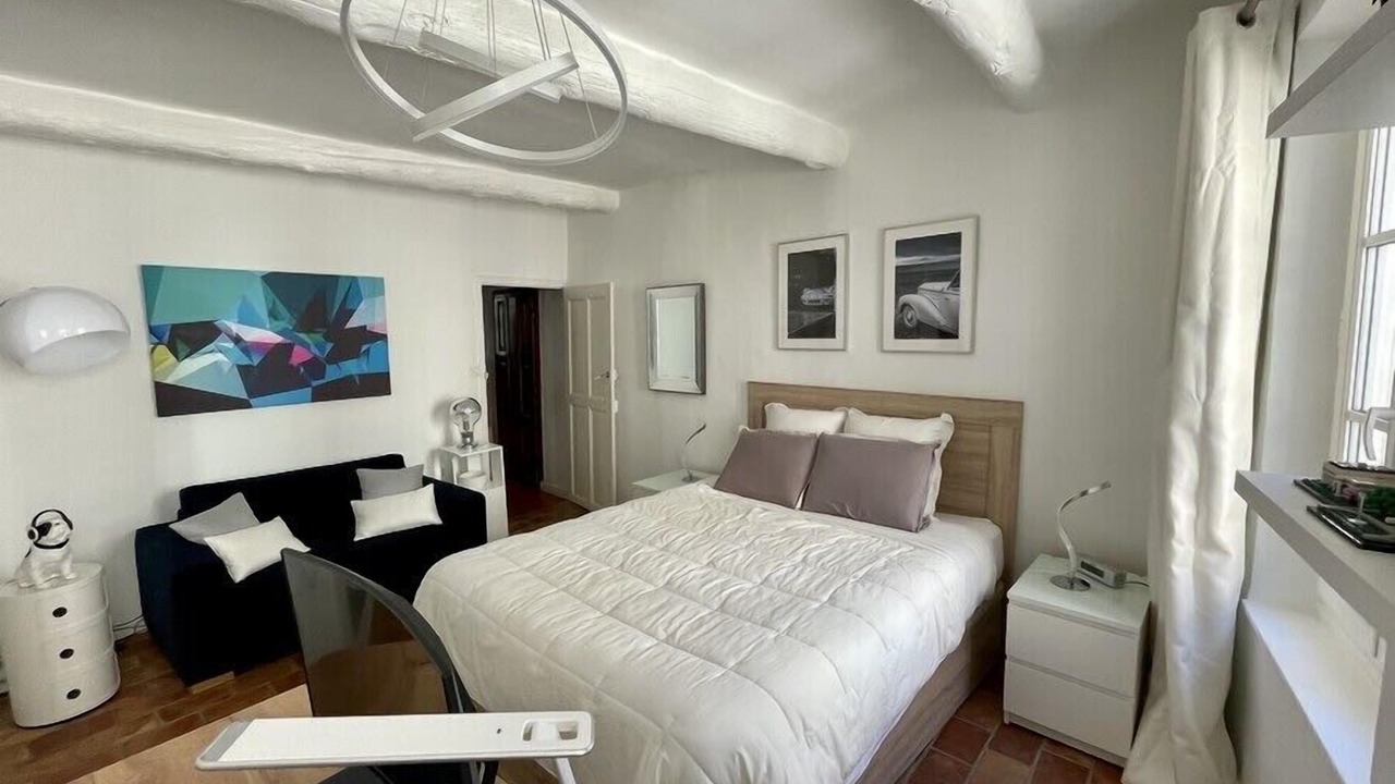Photo of Bedroom in Lambesc