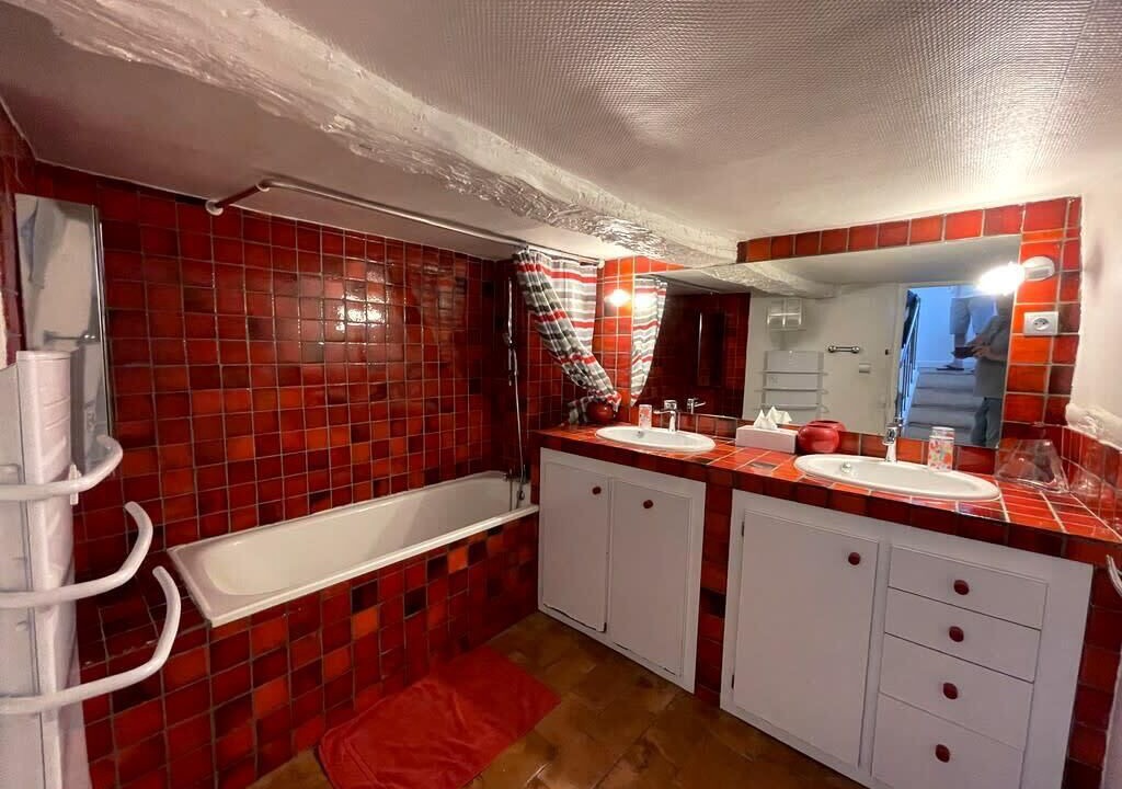 Photo of Bathroom in Lambesc