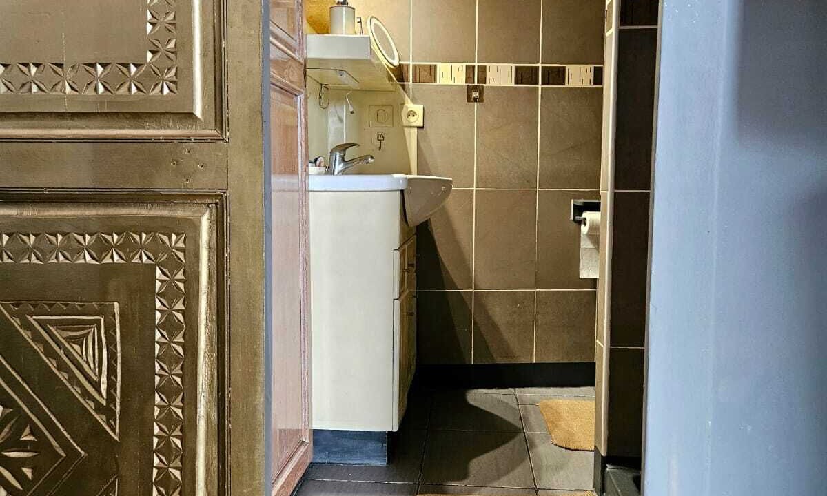 Photo of Bathroom in Ganges