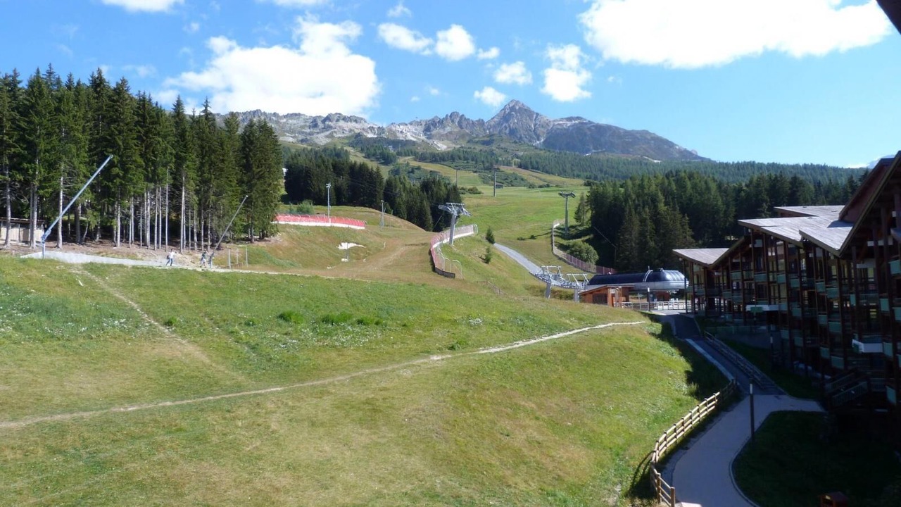 Photo of Outdoor in Arc-1800