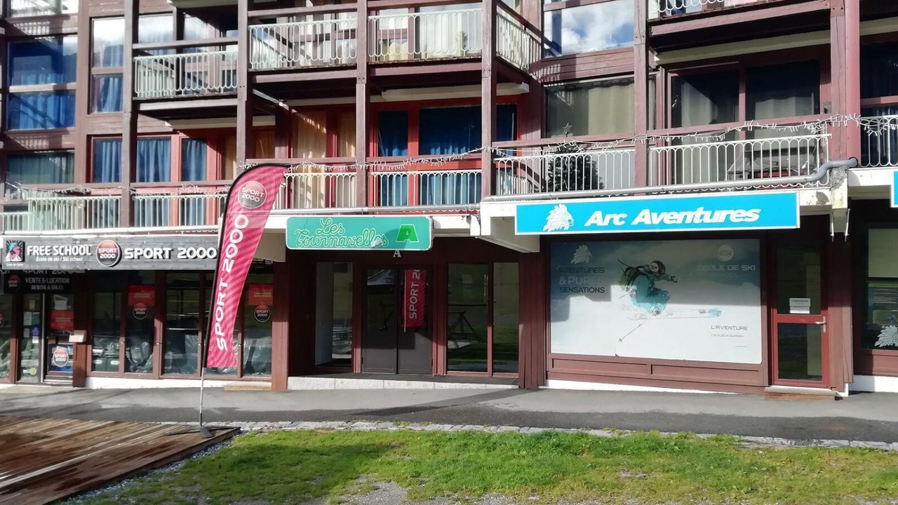 Photo of Outdoor in Arc-1800