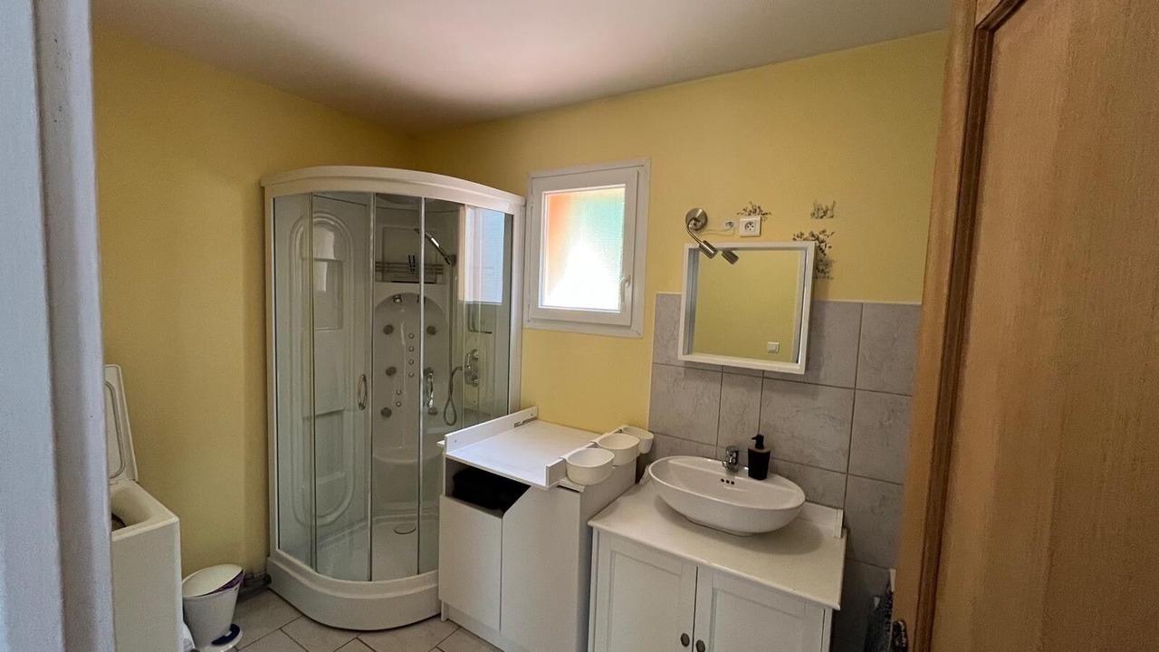 Photo of Bathroom in Saint-Pierre-de-la-Fage