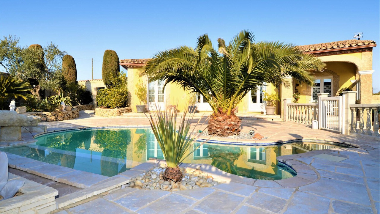 Photo of Outdoor in Jonquieres-Saint-Vincent