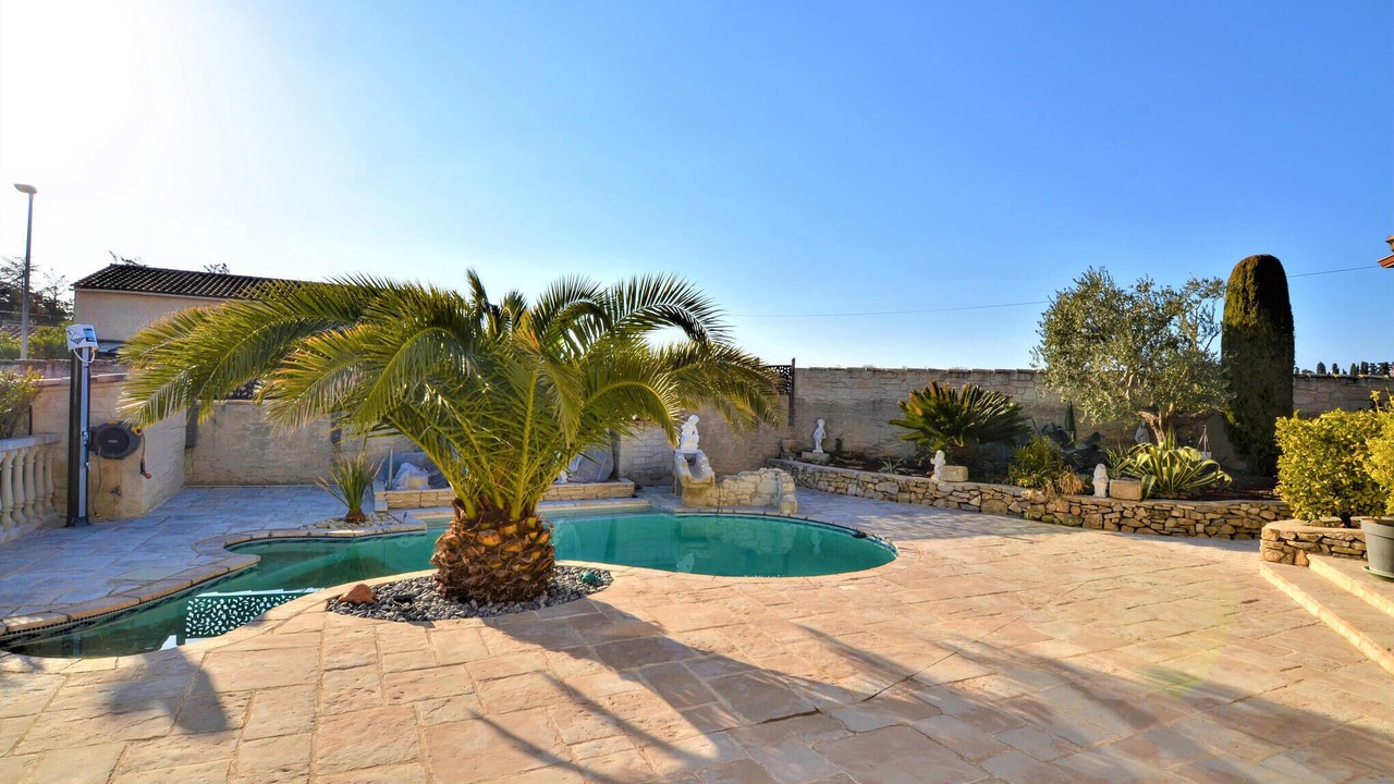 Photo of Outdoor in Jonquieres-Saint-Vincent