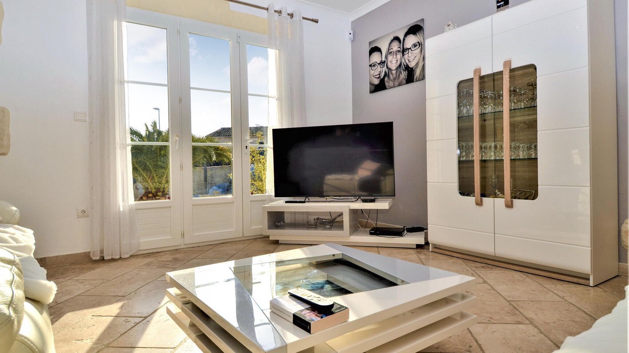 Photo of Bedroom in Jonquieres-Saint-Vincent