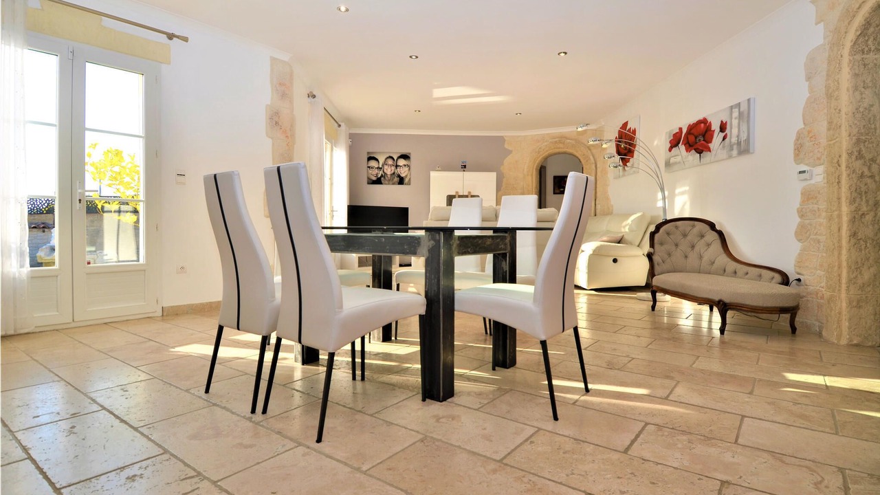 Photo of Bedroom in Jonquieres-Saint-Vincent