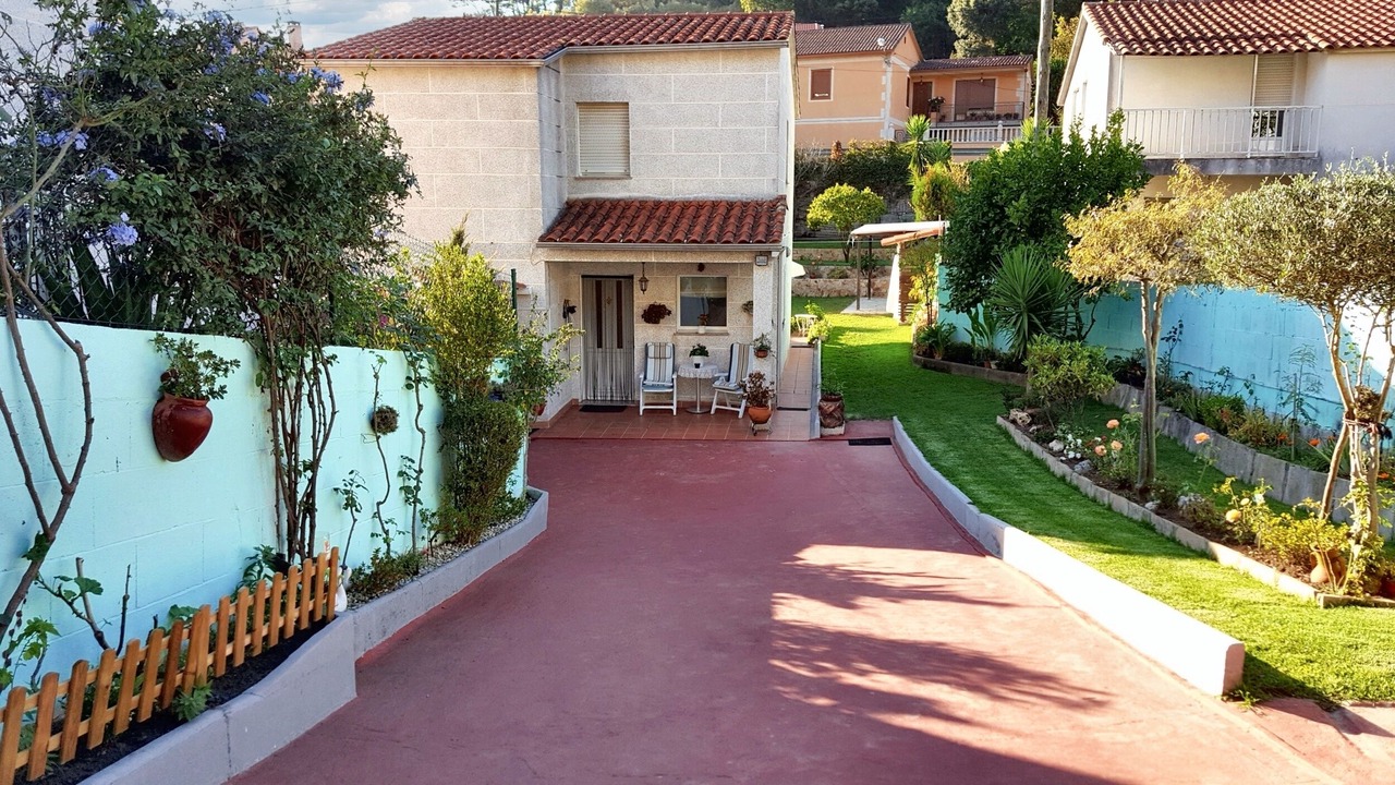 Photo of Others in Eiras
