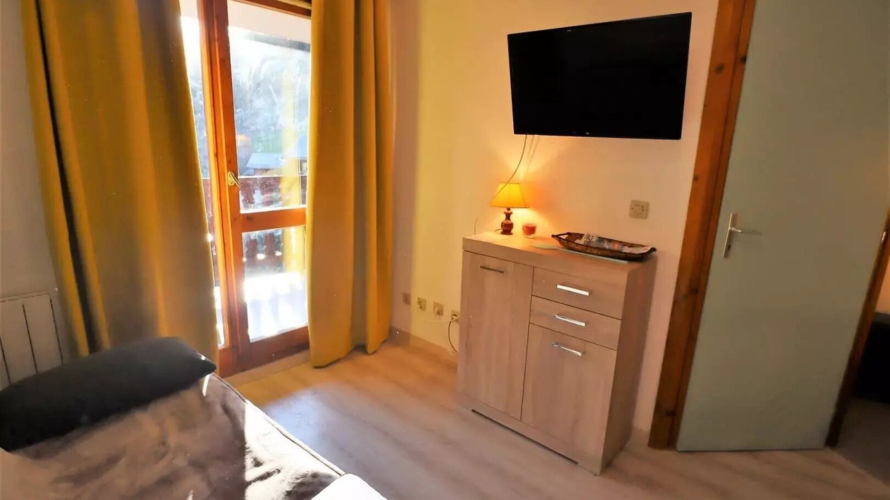 Photo of Bedroom in Areches