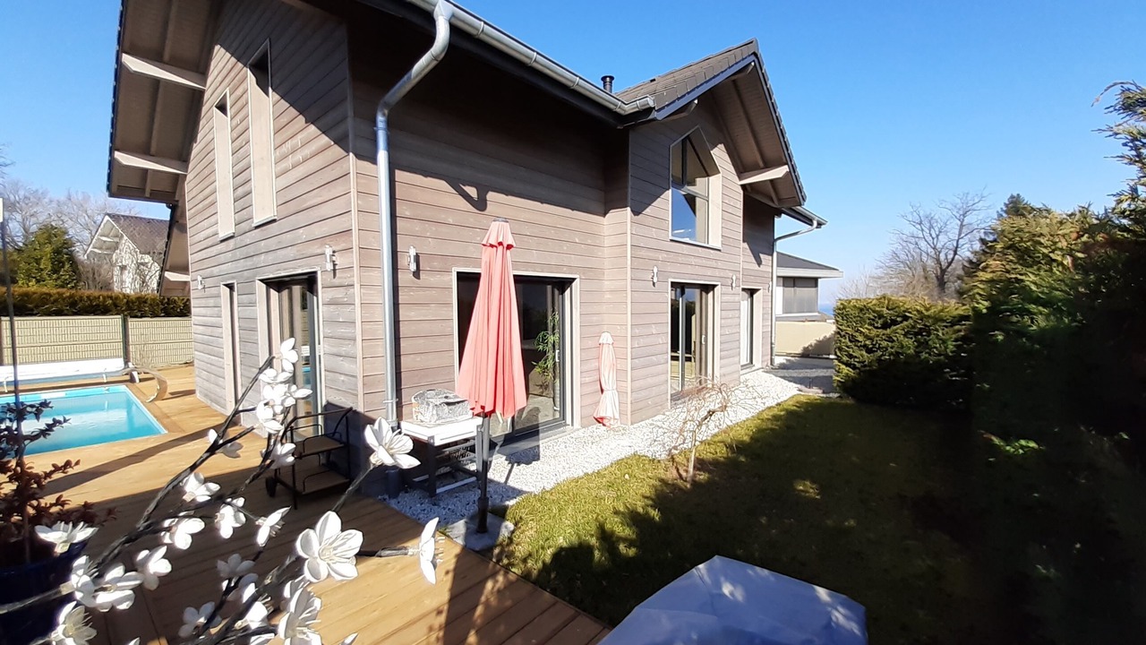 Photo of Patio Balcony in Excenevex
