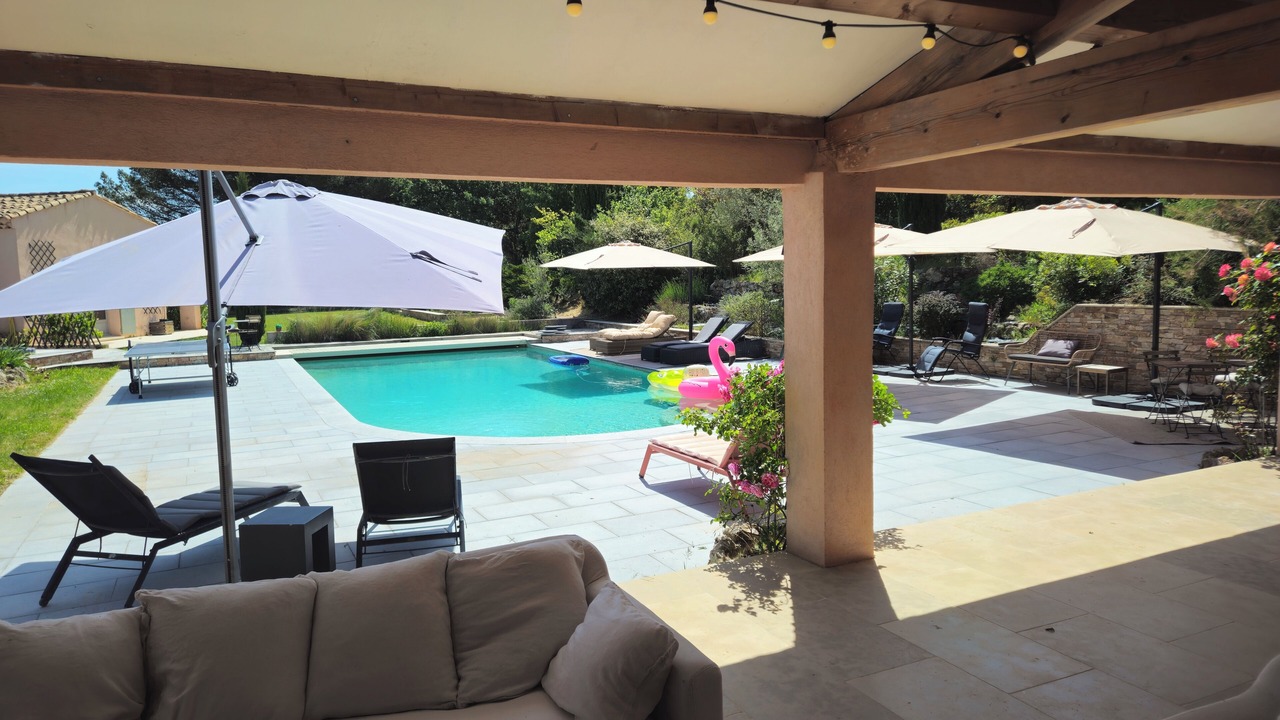 Photo of Patio Balcony in Saint-Antonin-sur-Bayon