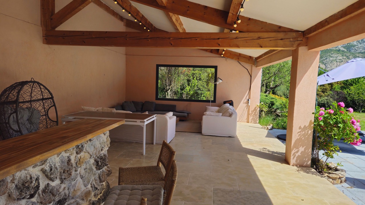 Photo of Patio Balcony in Saint-Antonin-sur-Bayon