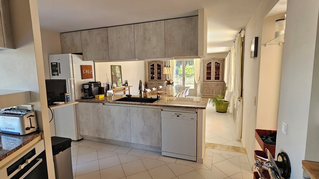 Photo of Kitchen in Saint-Antonin-sur-Bayon