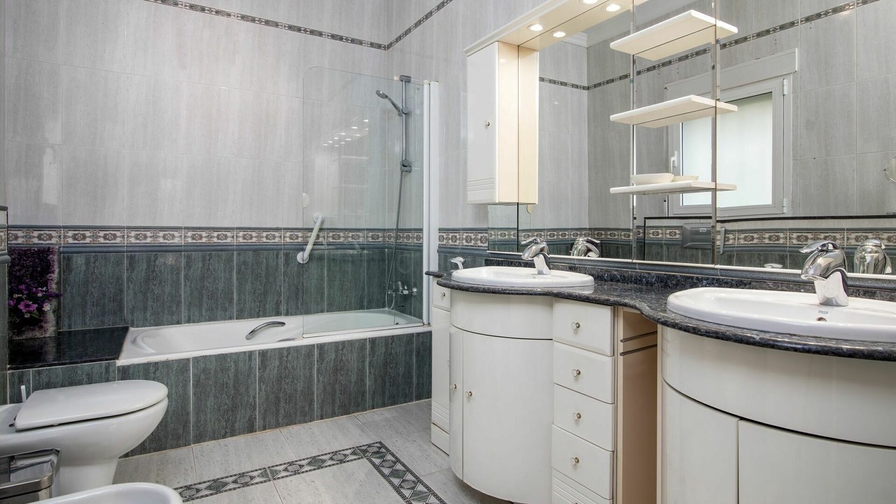 Photo of Bathroom in Trencall
