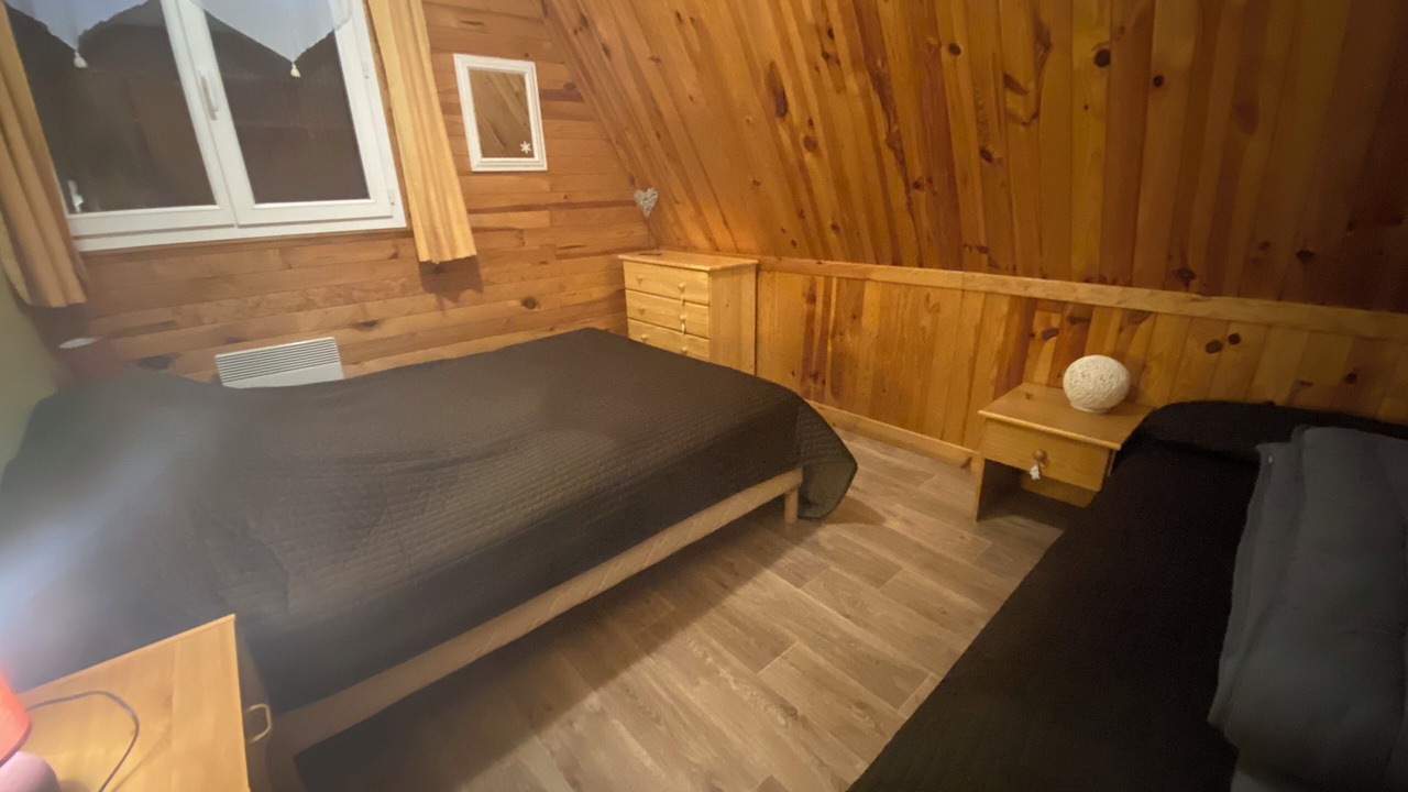 Photo of Bedroom in Campan
