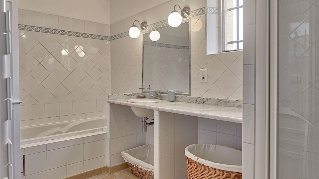Photo of Bathroom in Cucuron
