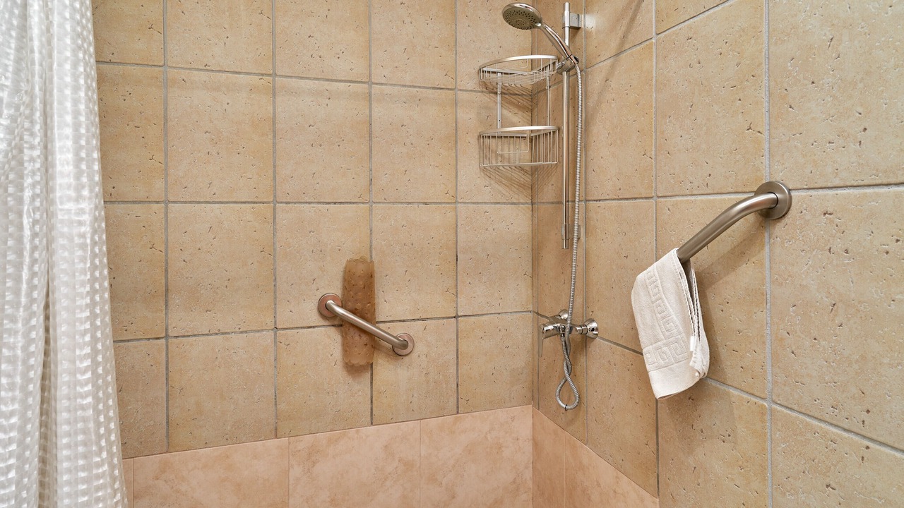 Photo of Bathroom in Nerja City Centre