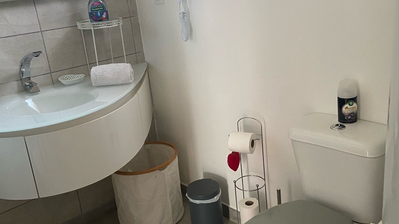 Photo of Bathroom in Violes