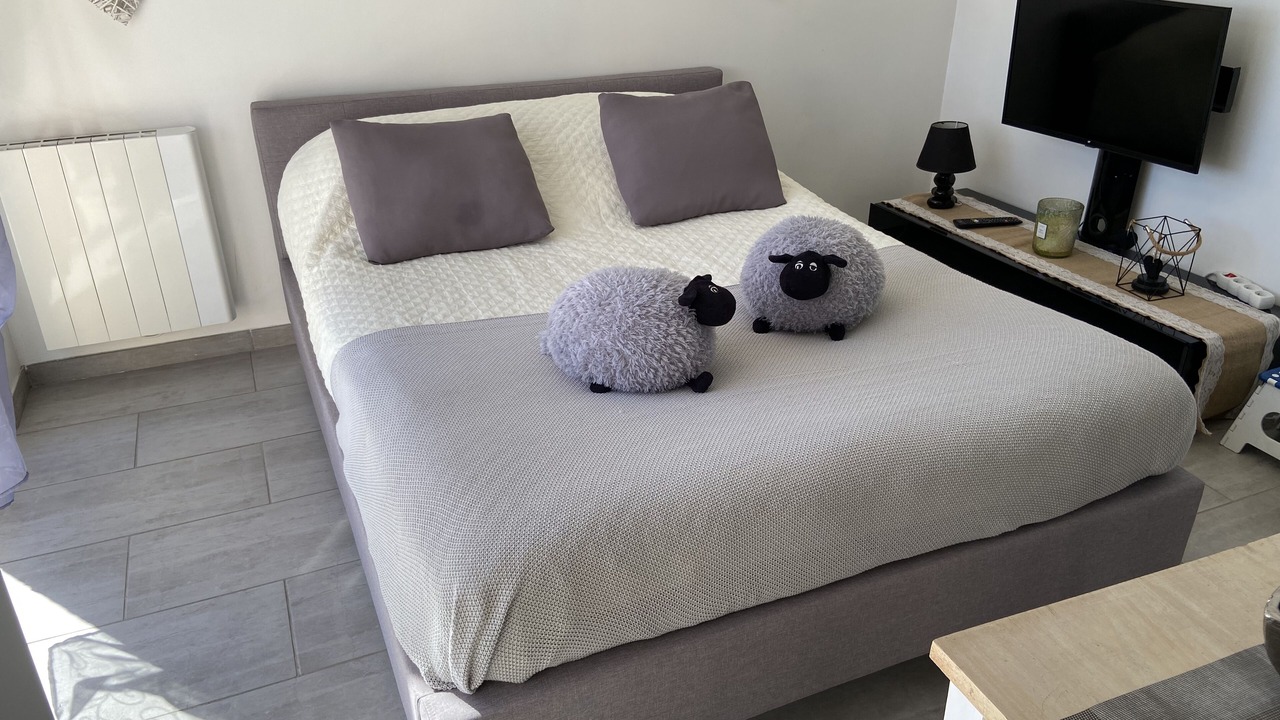 Photo of Bedroom in Violes