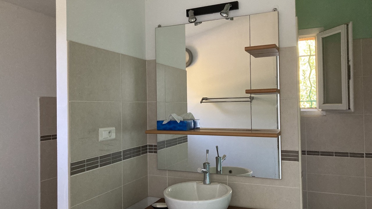 Photo of Bathroom in Collias