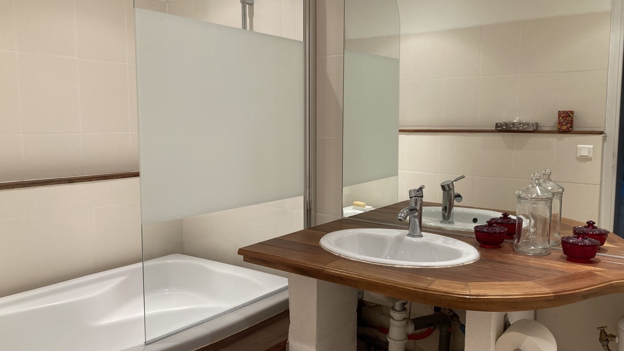 Photo of Bathroom in Collias