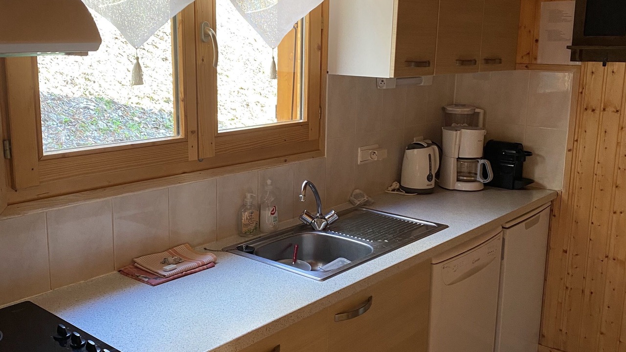 Photo of Kitchen in Station de Drouzin le Mont