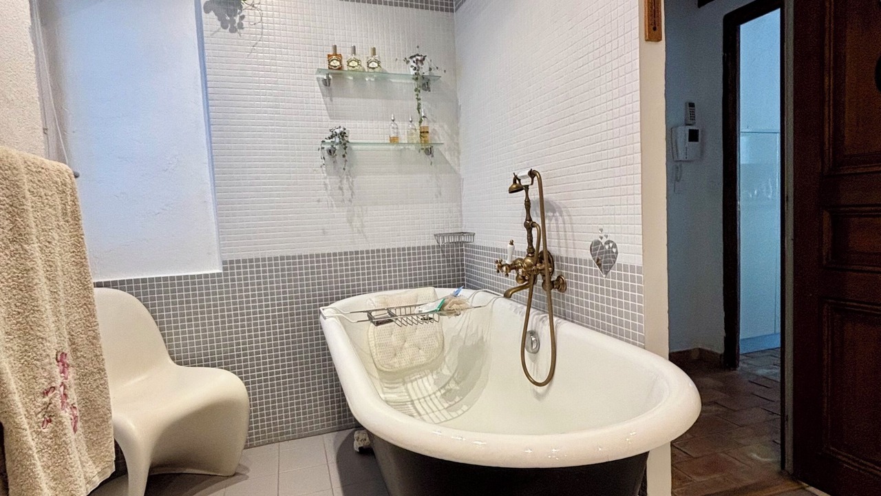 Photo of Bathroom in Courmangoux