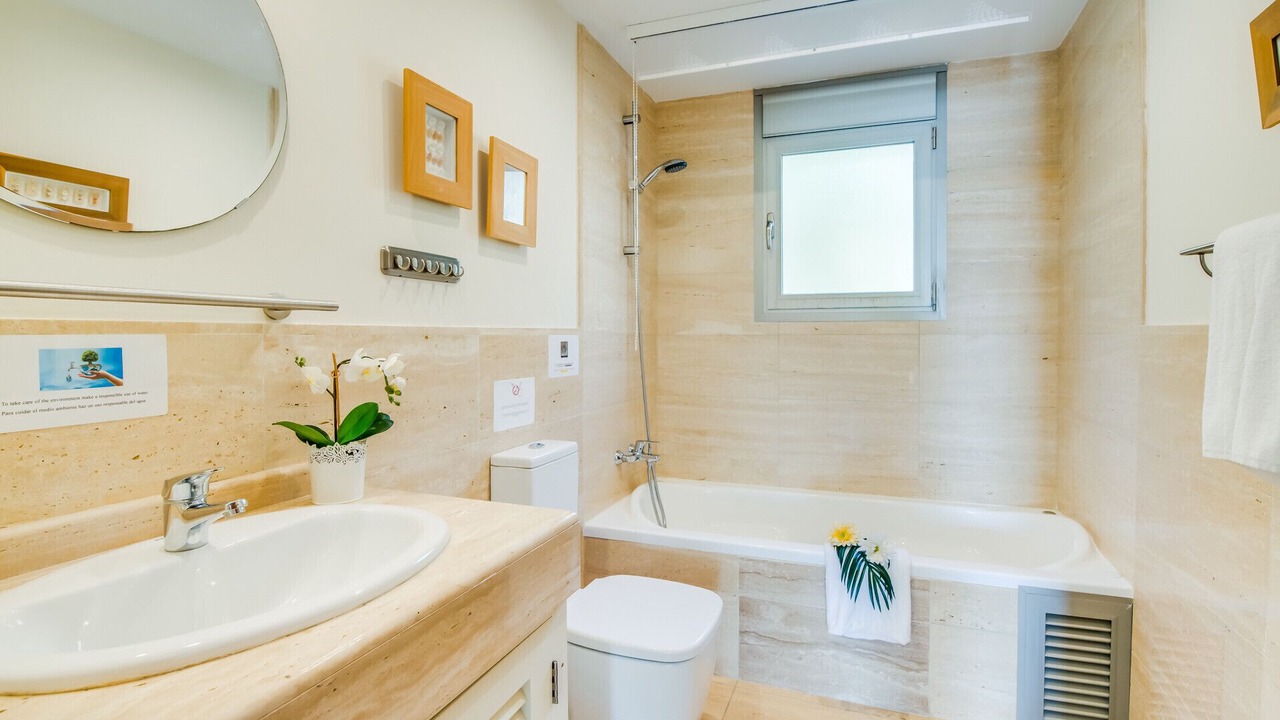 Photo of Bathroom in Alcanada