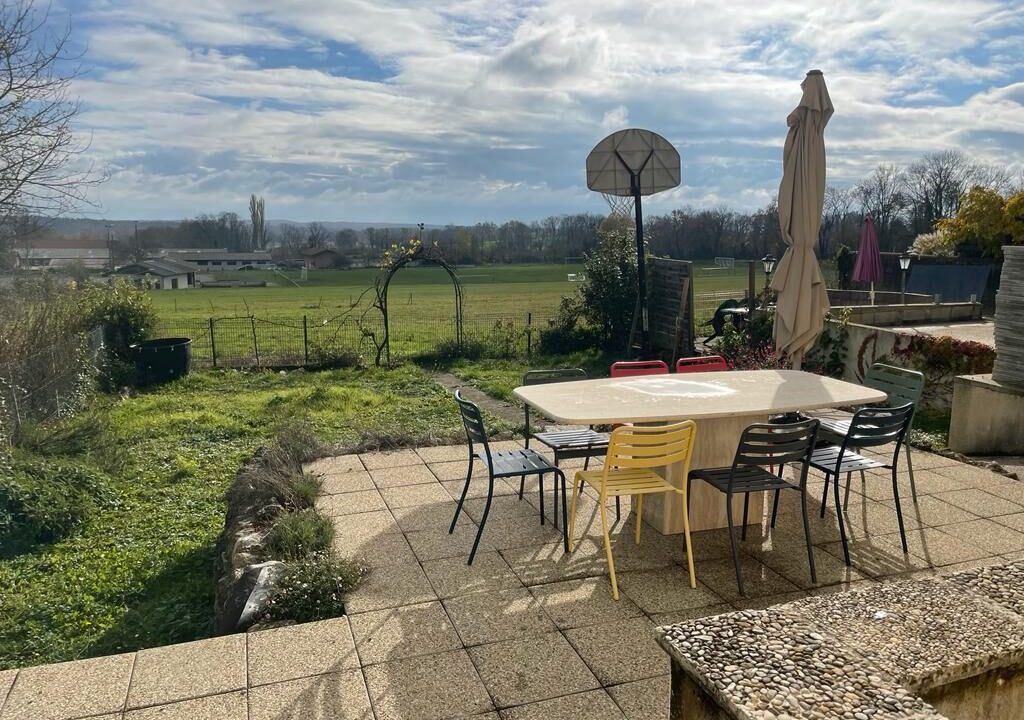 Photo of Outdoor in Peron