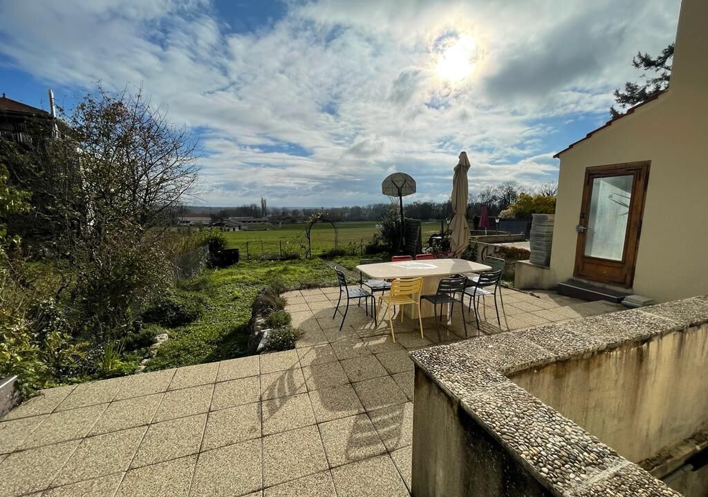 Photo of Outdoor in Peron