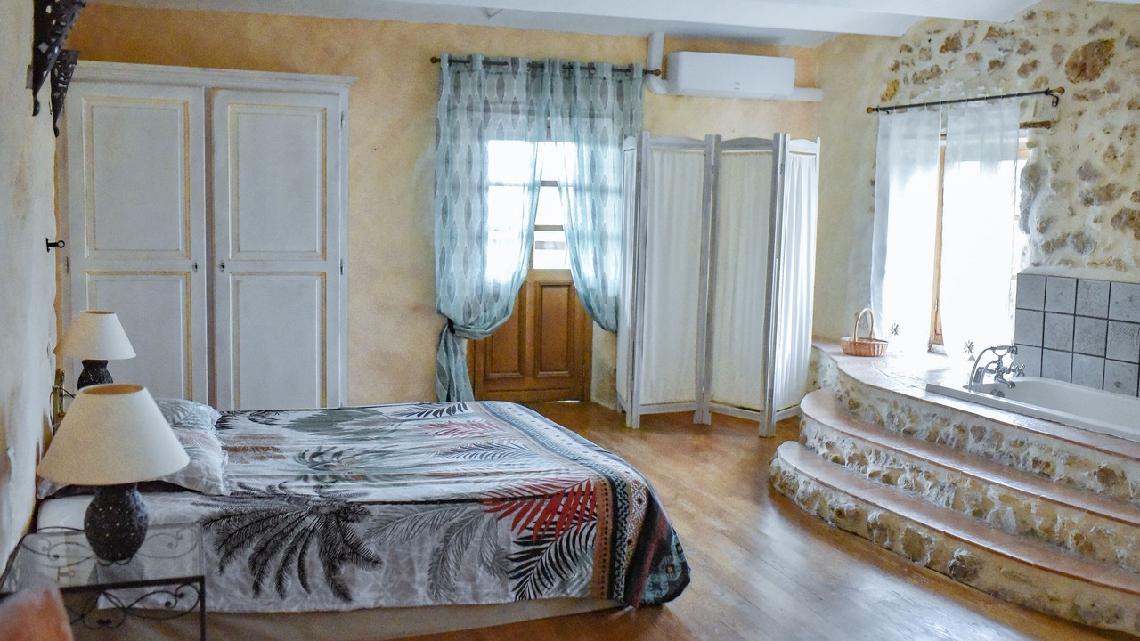 Photo of Bedroom in Labastide-de-Virac