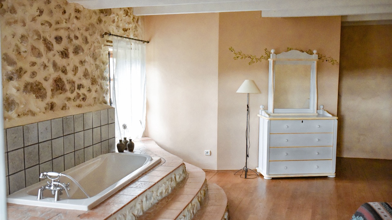 Photo of Bathroom in Labastide-de-Virac