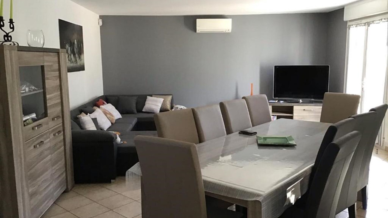 Photo of Livingroom in Saint-Laurent-La-Vernede