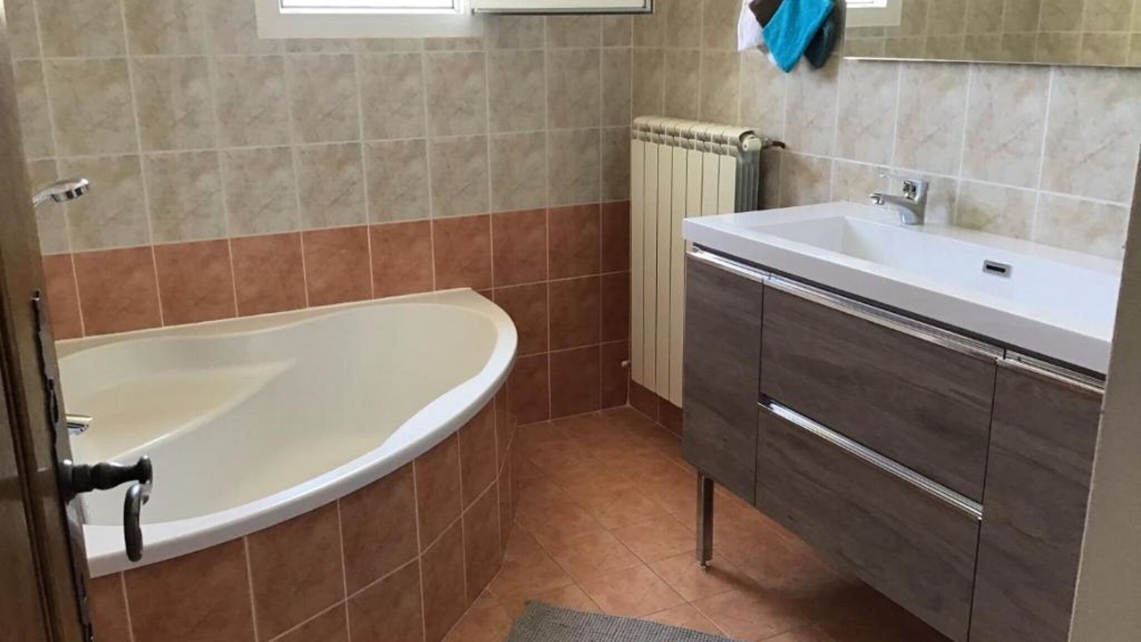 Photo of Bathroom in Saint-Laurent-La-Vernede