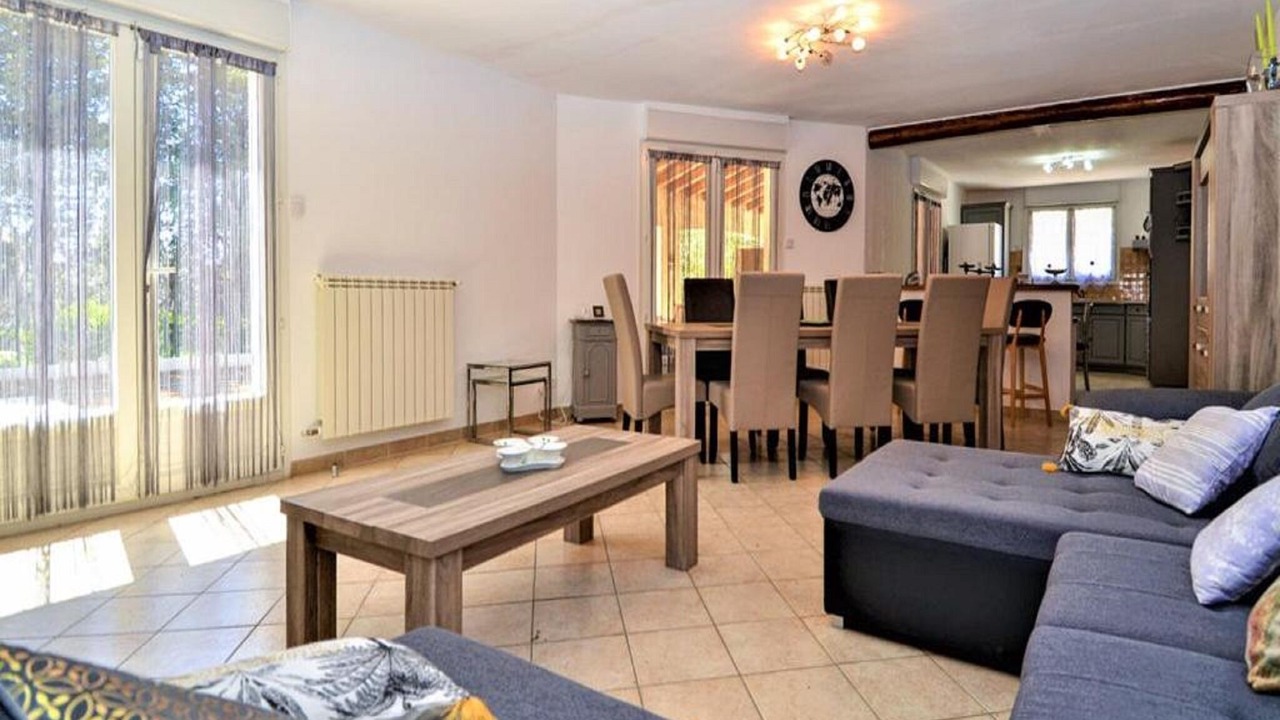 Photo of Livingroom in Saint-Laurent-La-Vernede